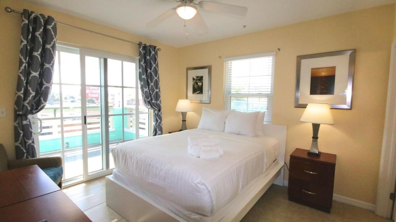 Johns Pass Condo'S- Fully Remote St. Pete Beach Exterior foto